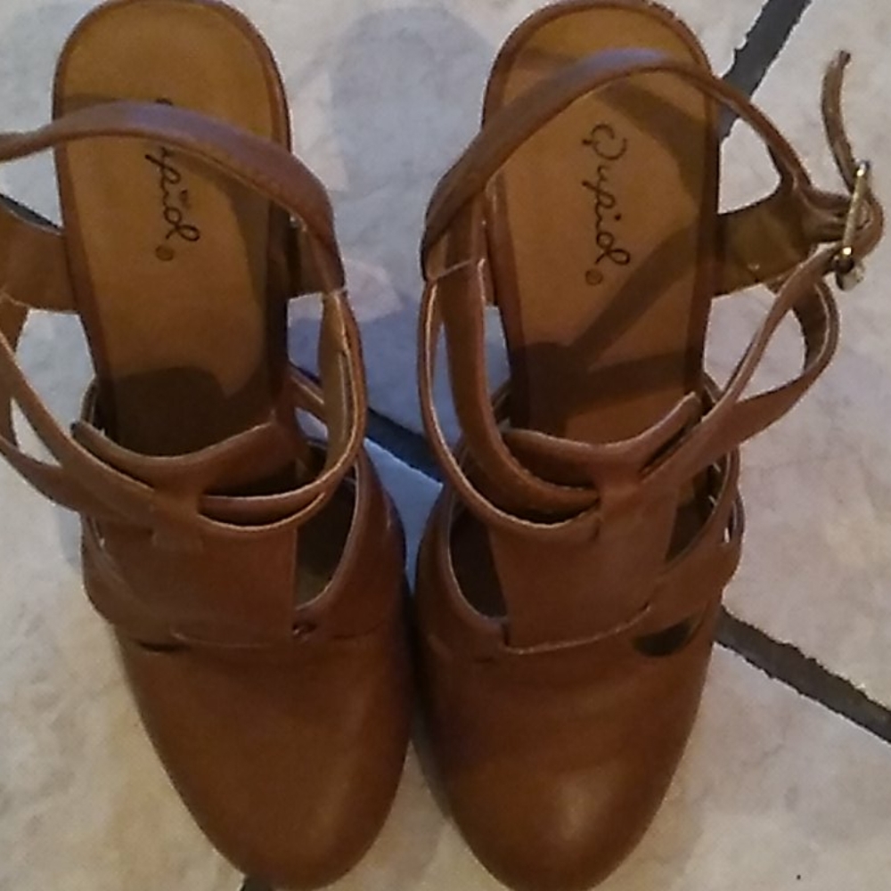 Shoes - Picture 2 of 3